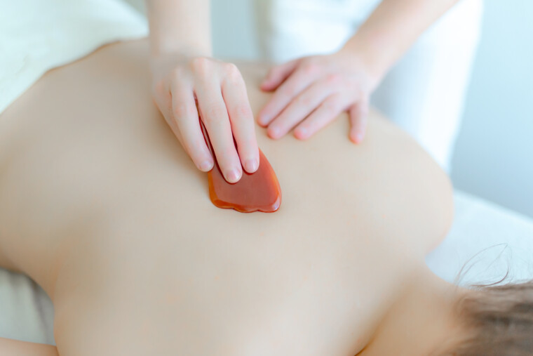 Heilpraxis Stuhlemmer Massage mit Schaber